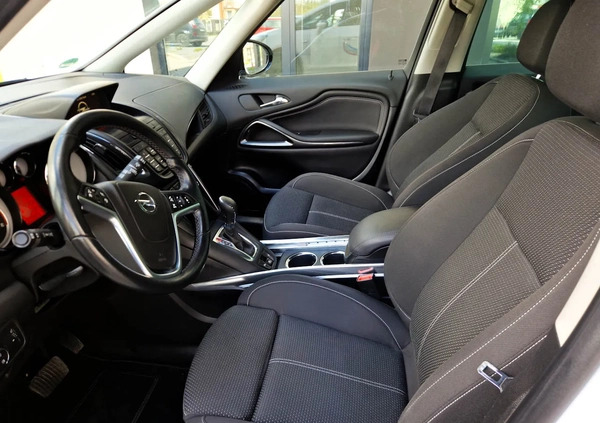 Opel Zafira cena 40900 przebieg: 182480, rok produkcji 2015 z Gniezno małe 232